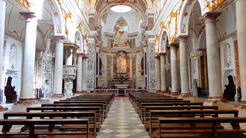 Chiesa del Collegio e Convento dei Gesuiti - Navata Centrale Chiesa del Collegio e Convento dei Gesuiti - Navata Centrale